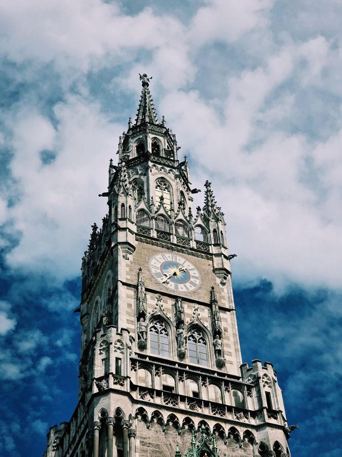 Strolling around the Marienplatz